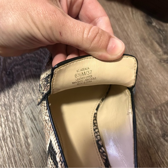 Vince Camuto Reptile heeled loafer 6.5 - Picture 7 of 10